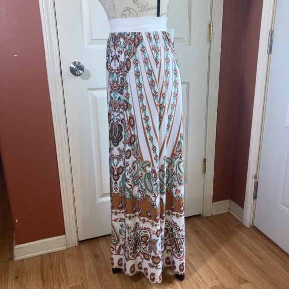 NY & Co Volup Maxi Skirt Paisley Floral Tan Turquoise XXLarge Summer Attire - Picture 3 of 8